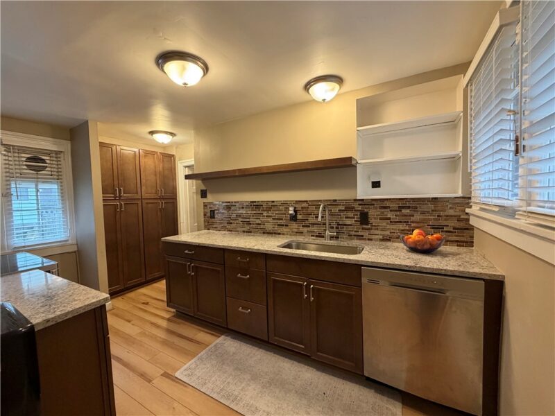1 Schoolhouse Ln — photo 5