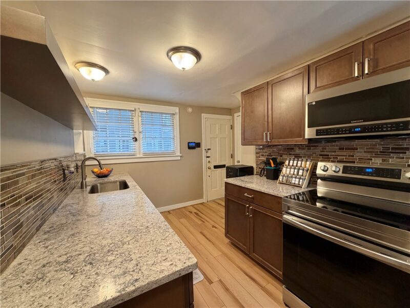 1 Schoolhouse Ln — photo 6