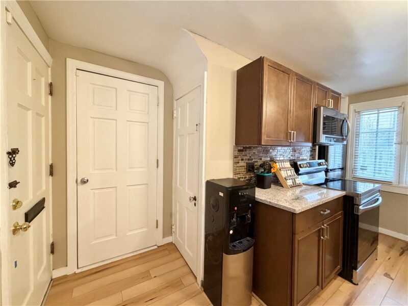 1 Schoolhouse Ln — photo 8