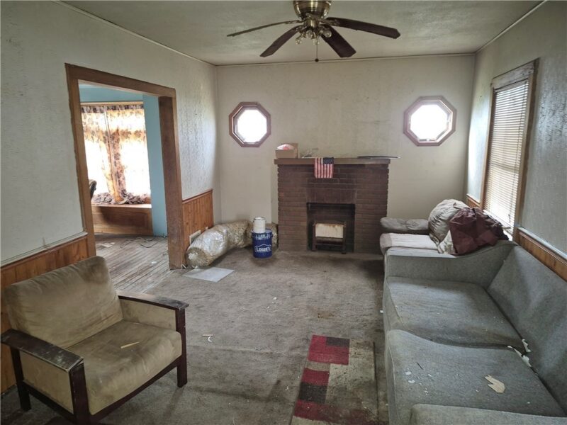689 S State Line Rd — photo 4