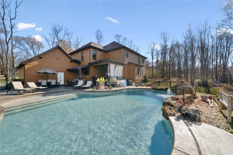 133 Hay Ln — photo 2