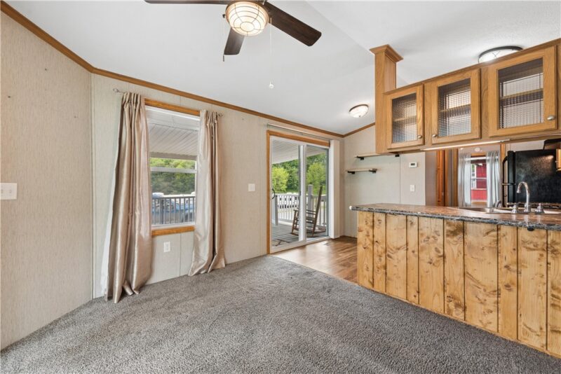 300 Clubhouse Drive — photo 4