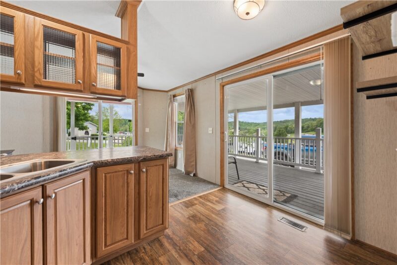 300 Clubhouse Drive — photo 8