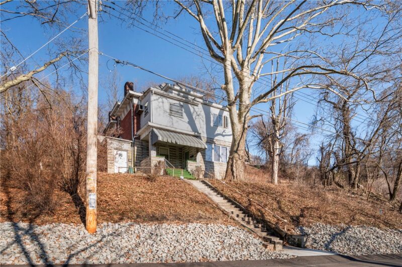 628 Haverhill St — photo 2