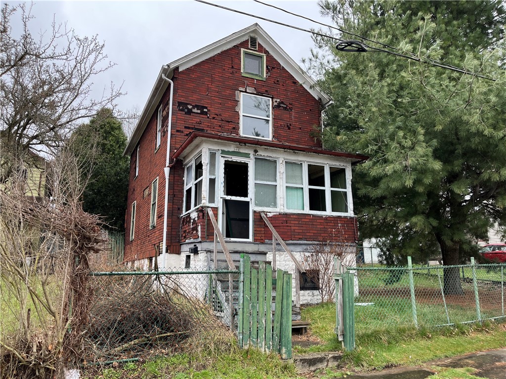 802 Wallis Ave — photo 1