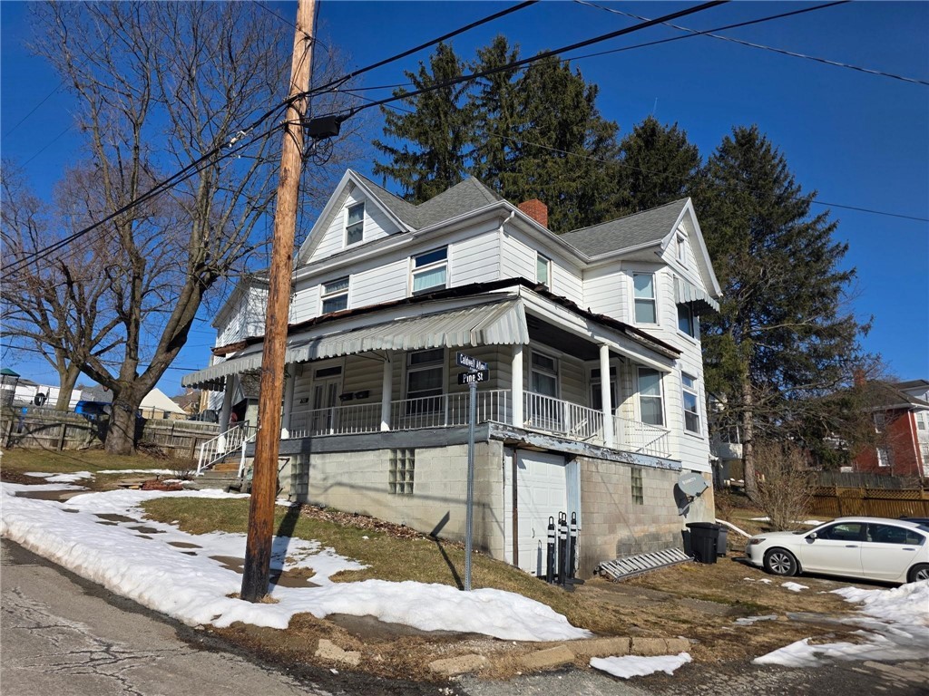 725 Pine St — photo 1