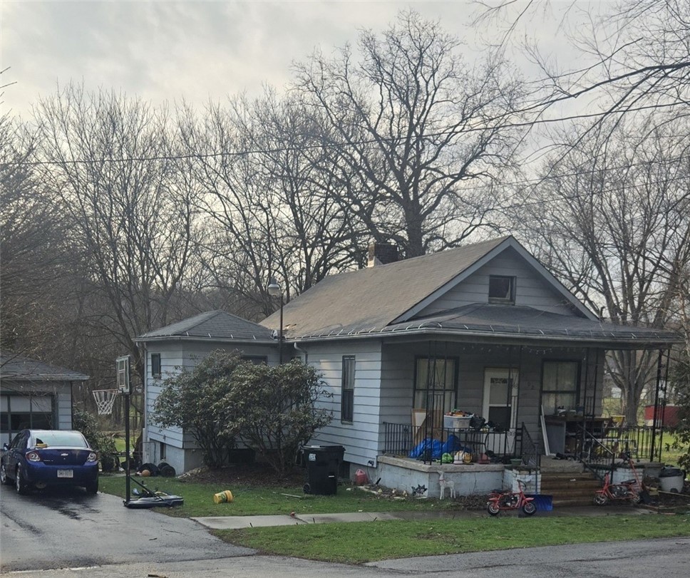 2102 S Hermitage Rd — photo 1