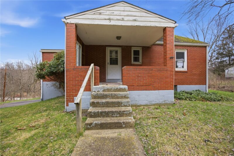 105 Pine St