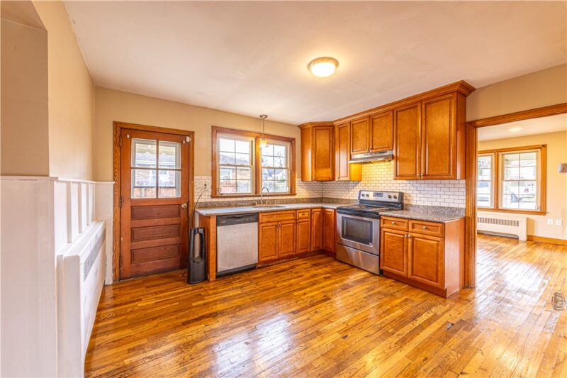 202 E Georgia Ave — photo 8