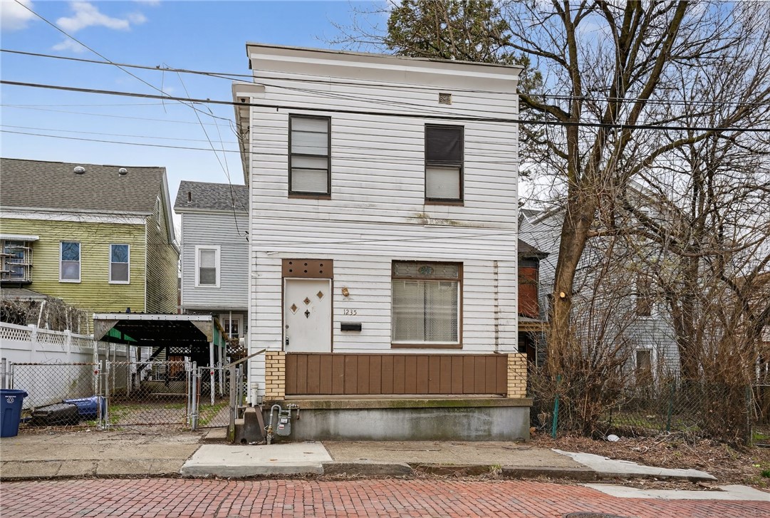 1235 Thelma St — photo 1
