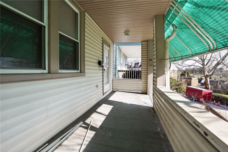 303 Reifert St — photo 4