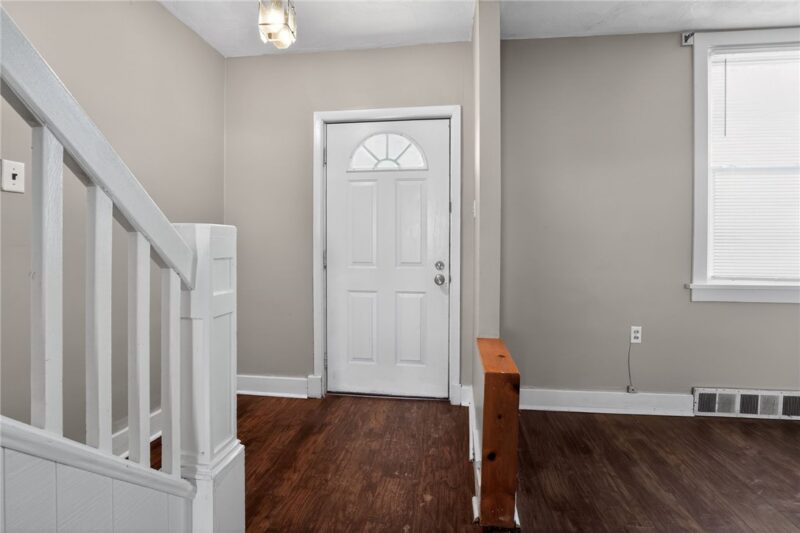 303 Reifert St — photo 5