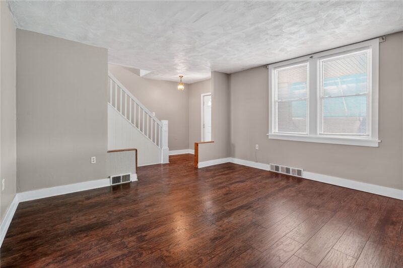 303 Reifert St — photo 7