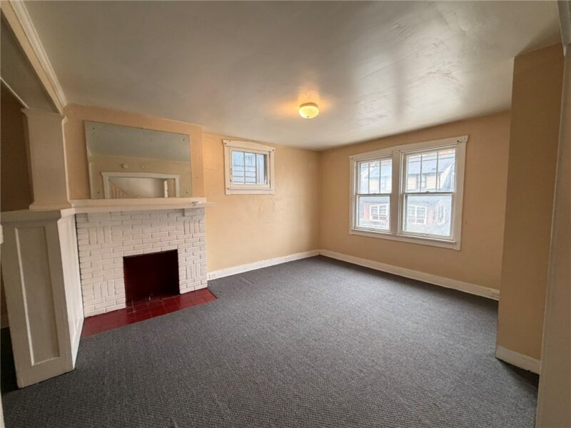 1725 Laketon Rd — photo 2