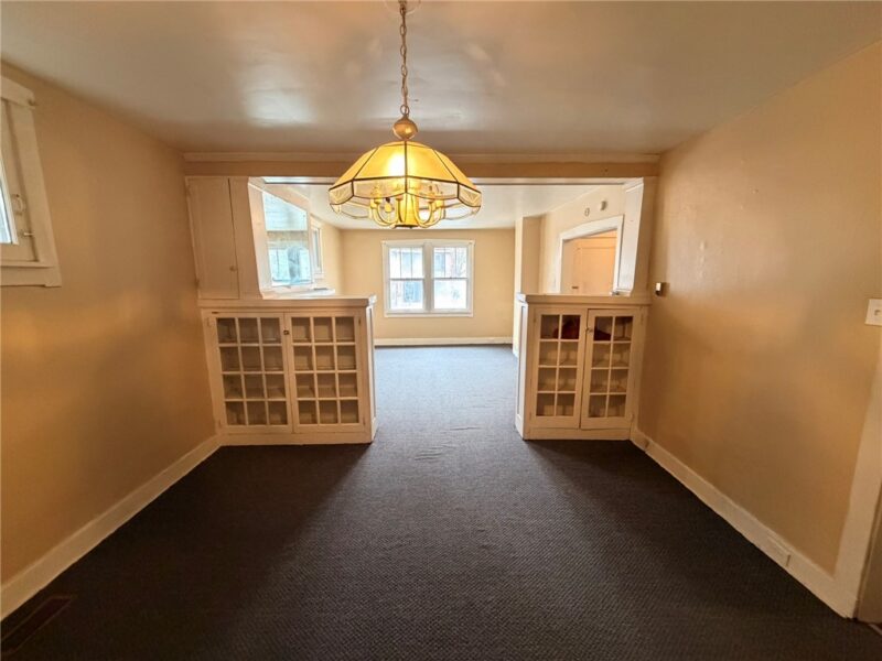 1725 Laketon Rd — photo 3