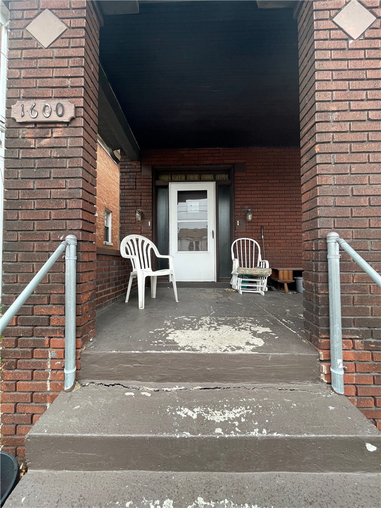 1600 Mcclure St — photo 2