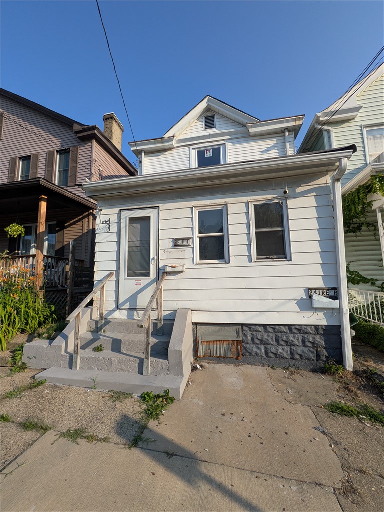 241 E 18th Ave — photo 1
