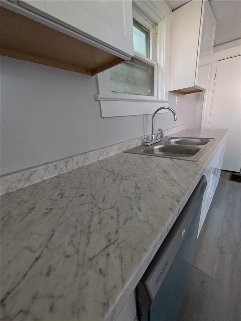 241 E 18th Ave — photo 7