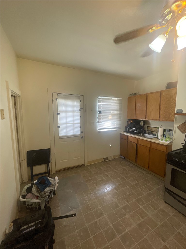 321 E 18th Ave — photo 7