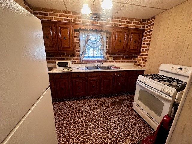 133 Center St — photo 3