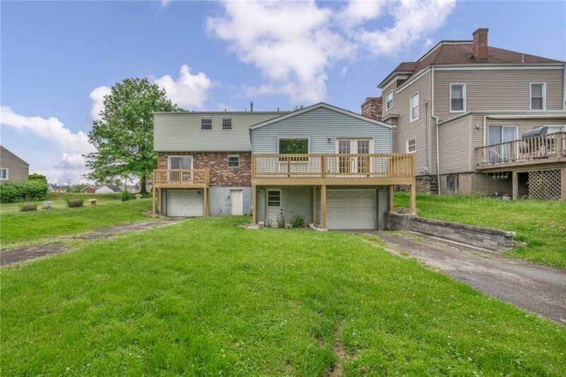 213-215 Arlington Ave — photo 4