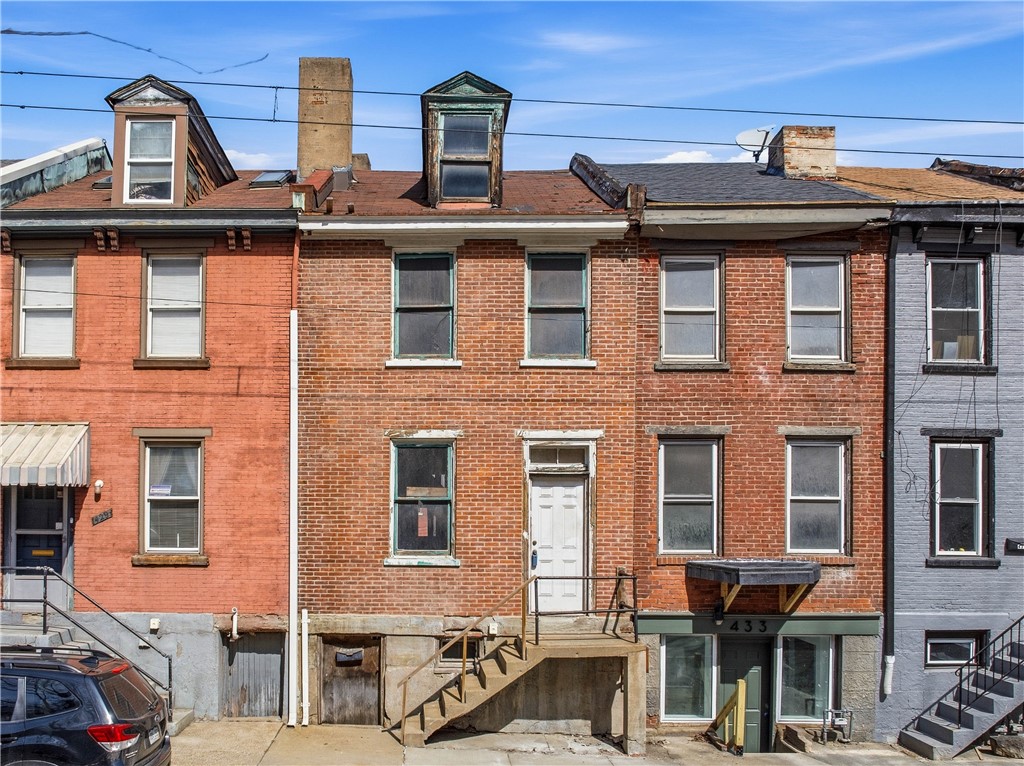 431 E Carson St — photo 1