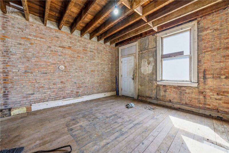 431 E Carson St — photo 5