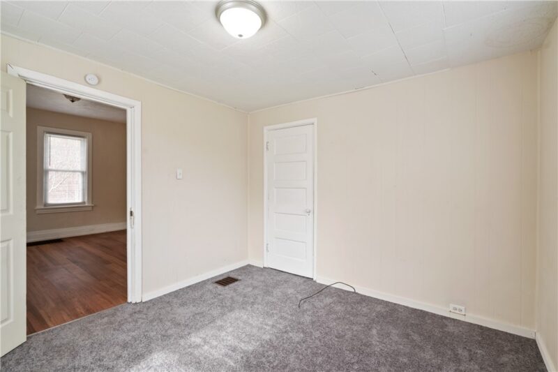 1013 Henry St — photo 7