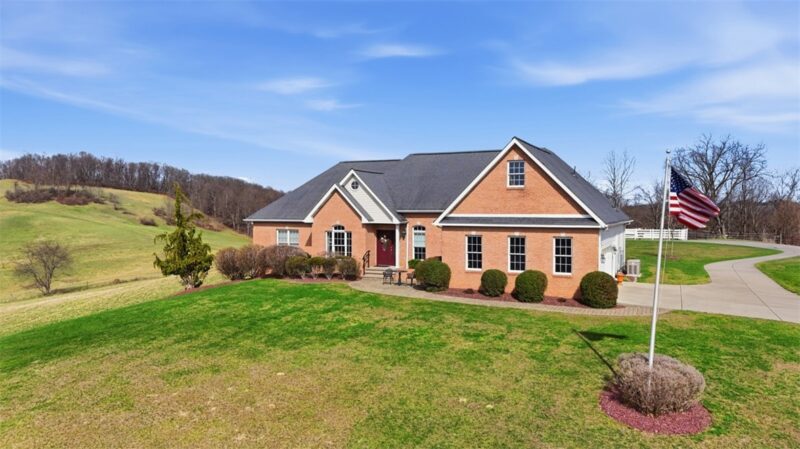 148 Stonegate Dr — photo 2