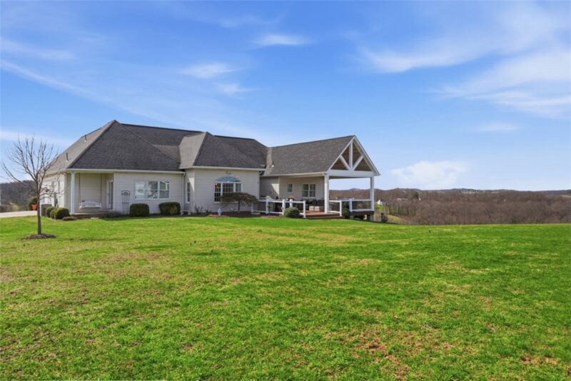 148 Stonegate Dr — photo 4