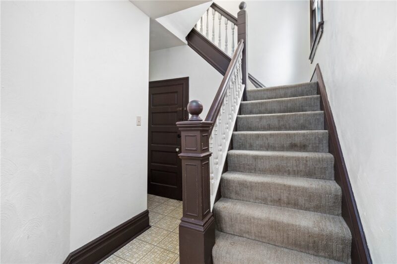 512-514 Carolyn Ave — photo 3
