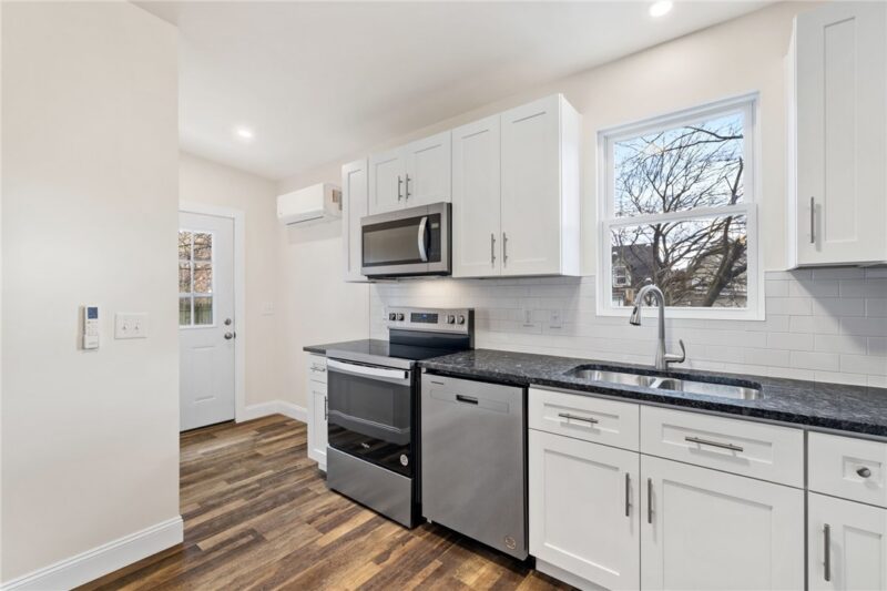 311 Elsdon St. — photo 8