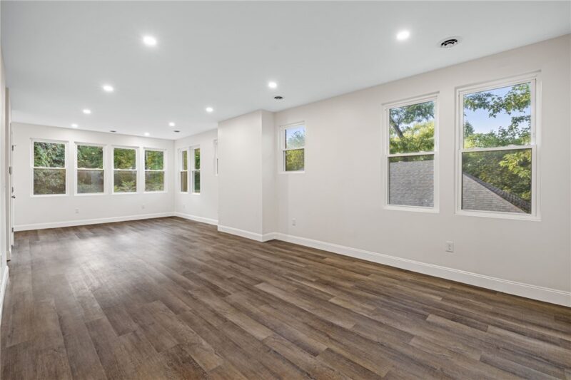 438 N Fairmount 2 — photo 3