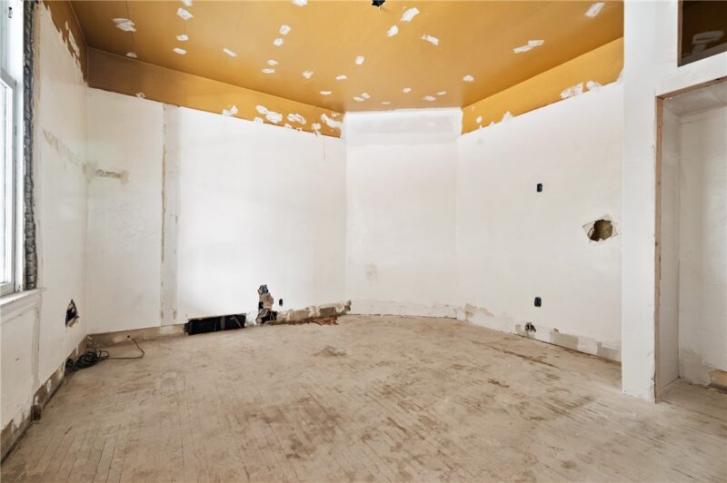 1008 Chartiers Ave — photo 7