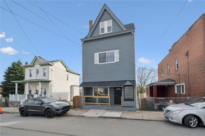 2636 Cobden Street — photo 3
