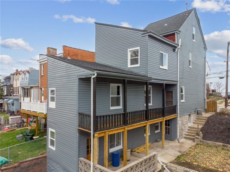 2636 Cobden Street — photo 4