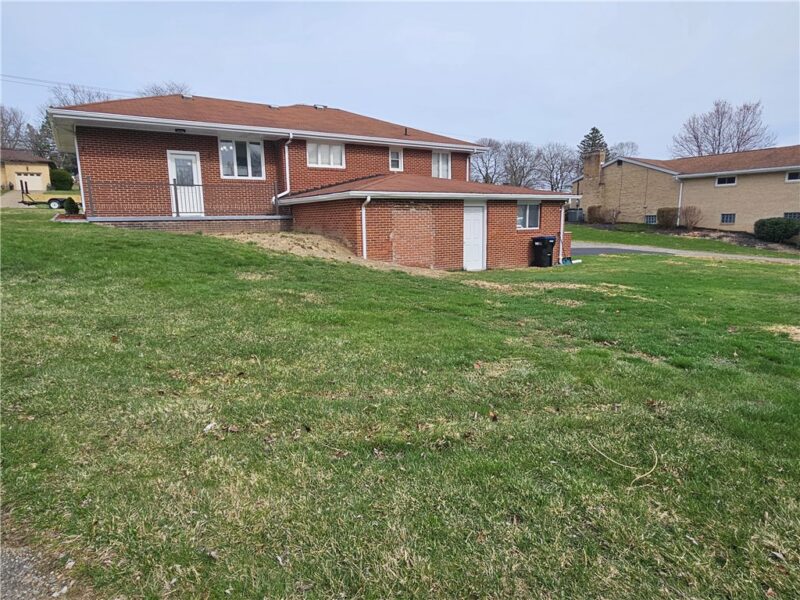 392 Center Grange Road — photo 2