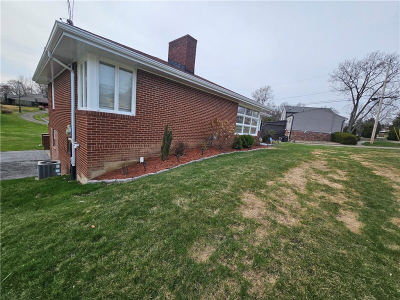 392 Center Grange Road — photo 4