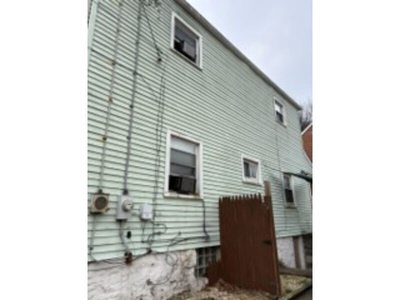 810 Glenn Ave — photo 2