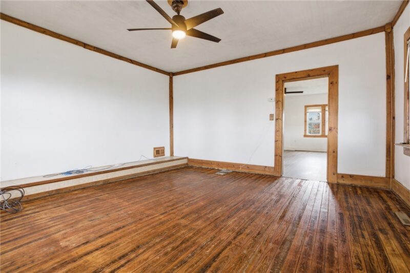 95 E Main St — photo 6
