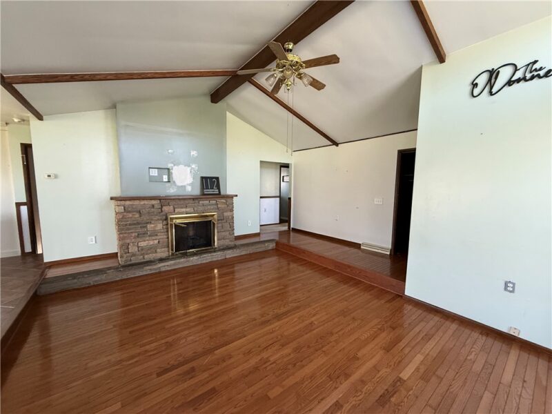 112 Matthew Lane — photo 3