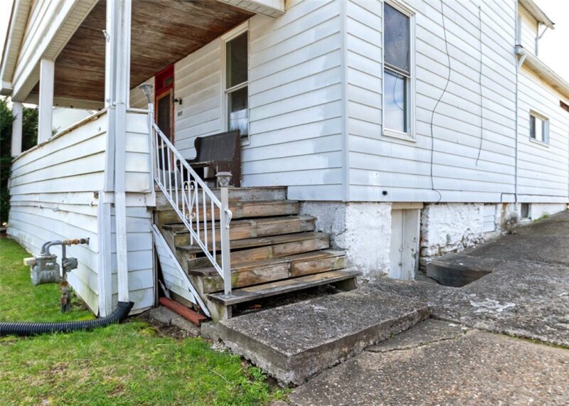 303 Agnew Rd — photo 3