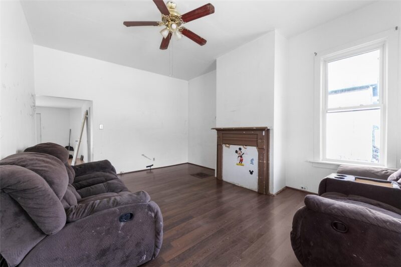 303 Agnew Rd — photo 4