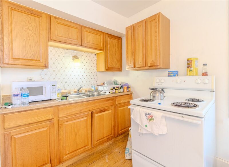 121 Sumner Ave — photo 5