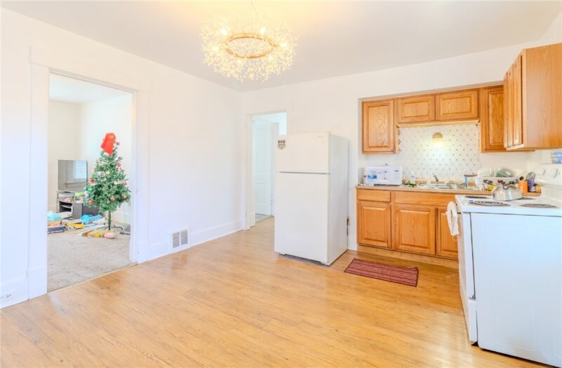 121 Sumner Ave — photo 7