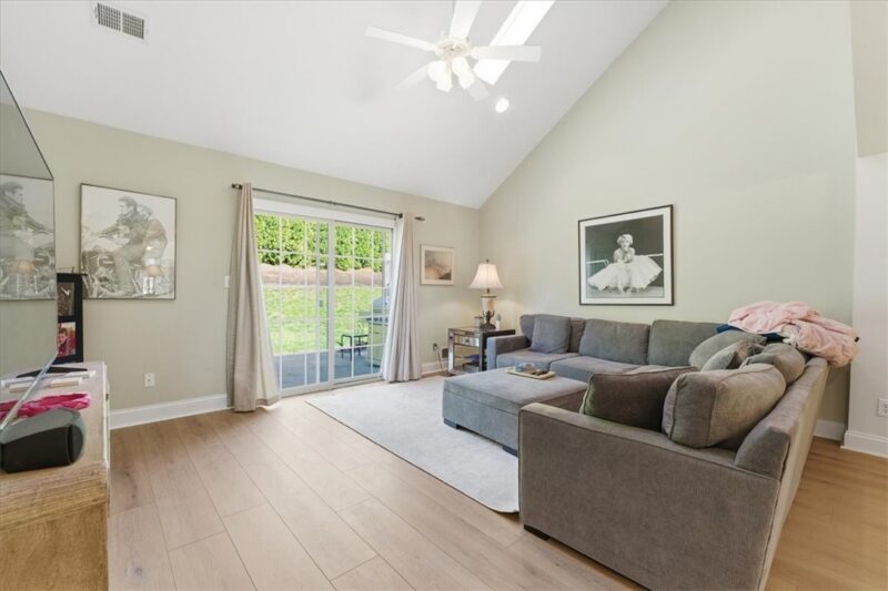 1804 Benson Blvd — photo 5