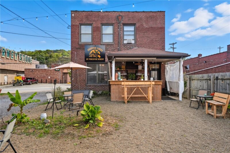 21 Grant Ave — photo 2