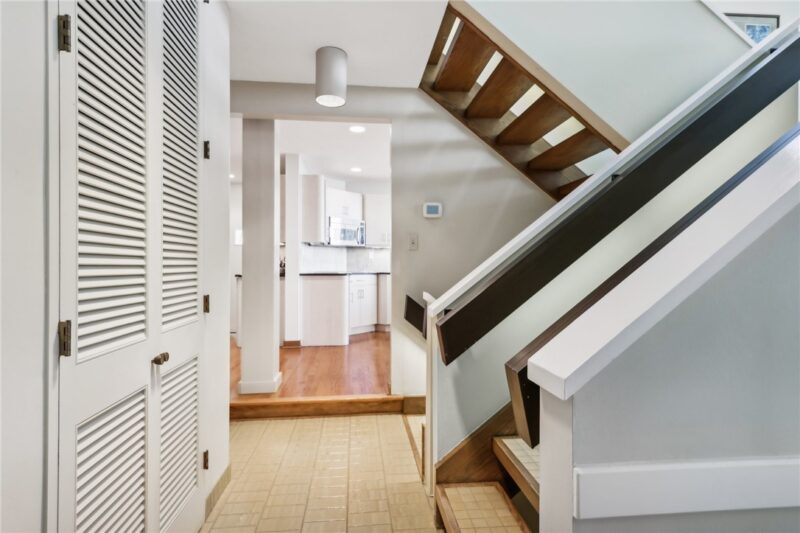 600 Grandview Avenue — photo 3