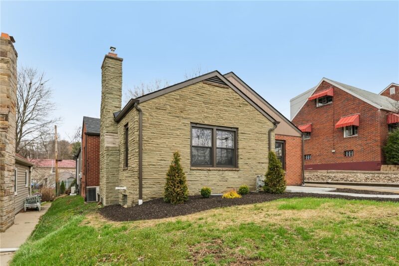 300 Patricia Dr — photo 2