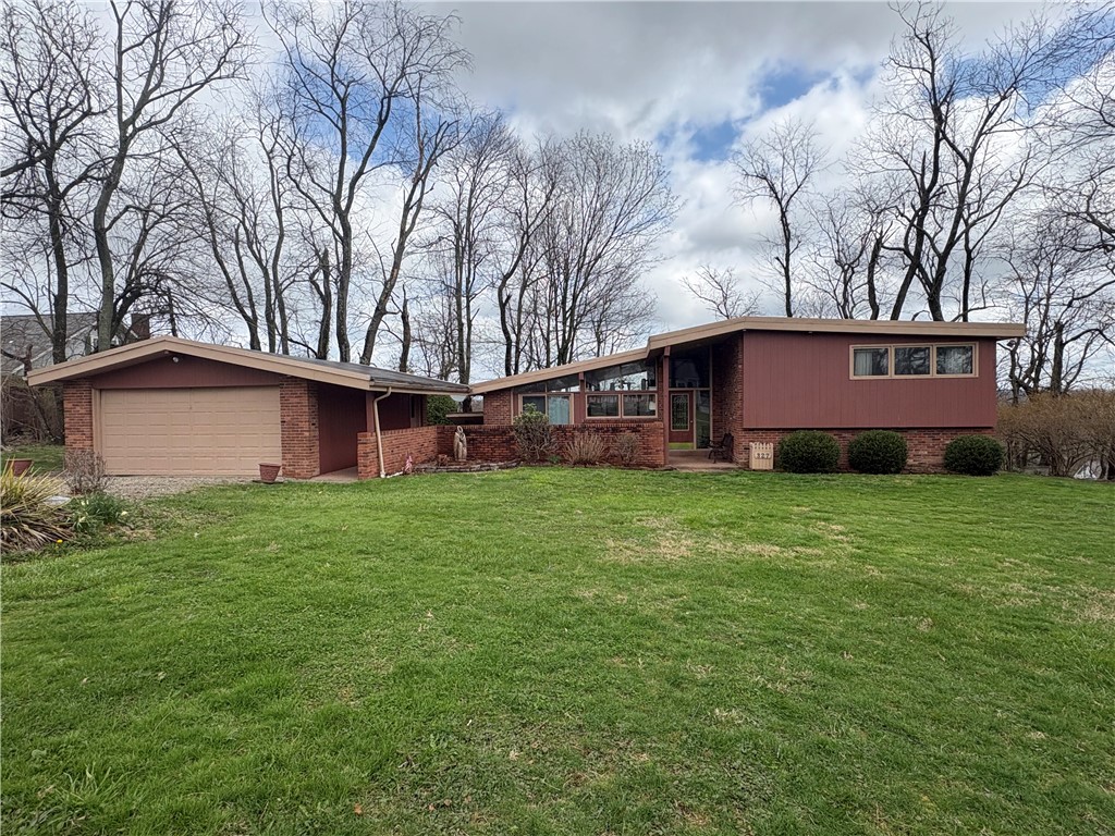 327 Wayne St — photo 1